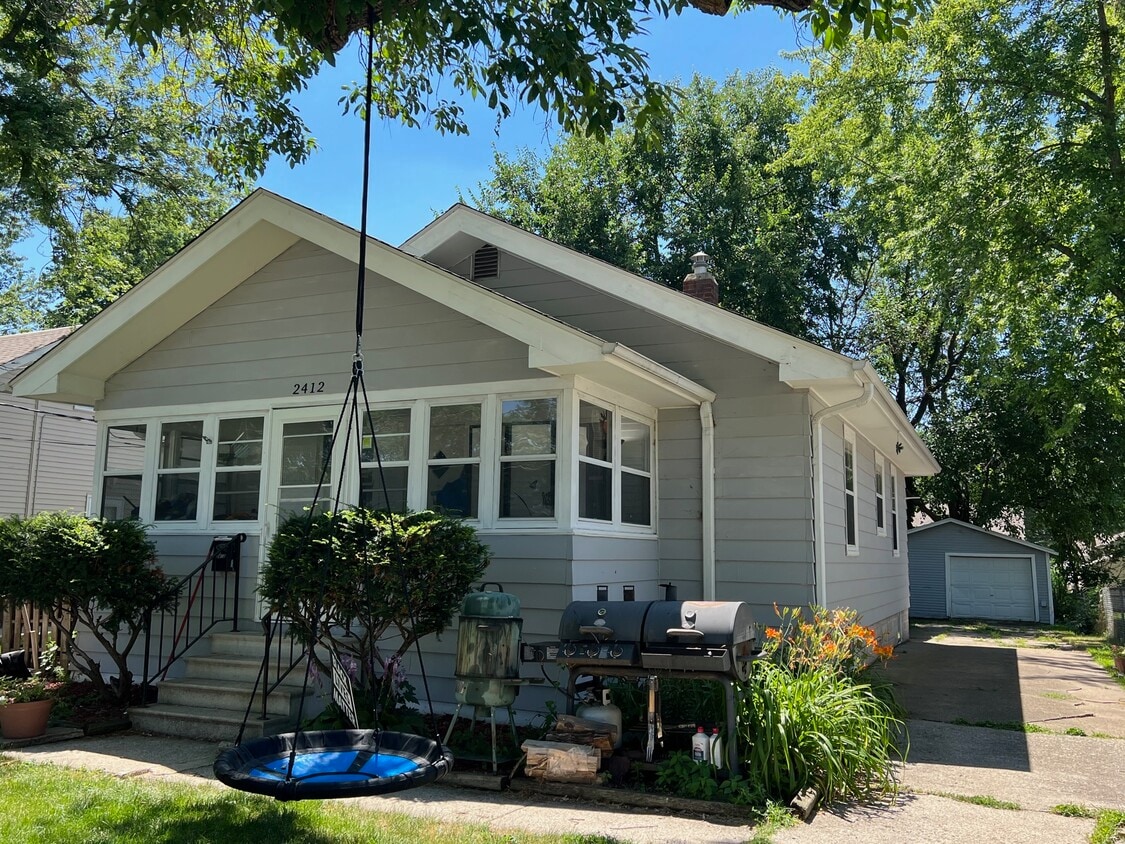 2412 45th St, Des Moines, IA 50310 House Rental in Des Moines, IA