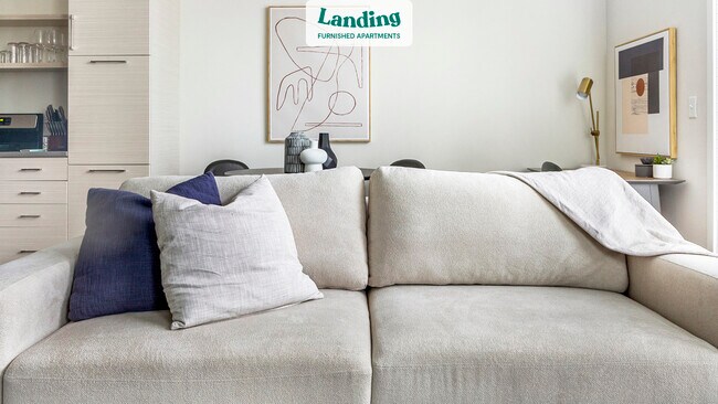 Foto del edificio - 8045 Metcalf Ave