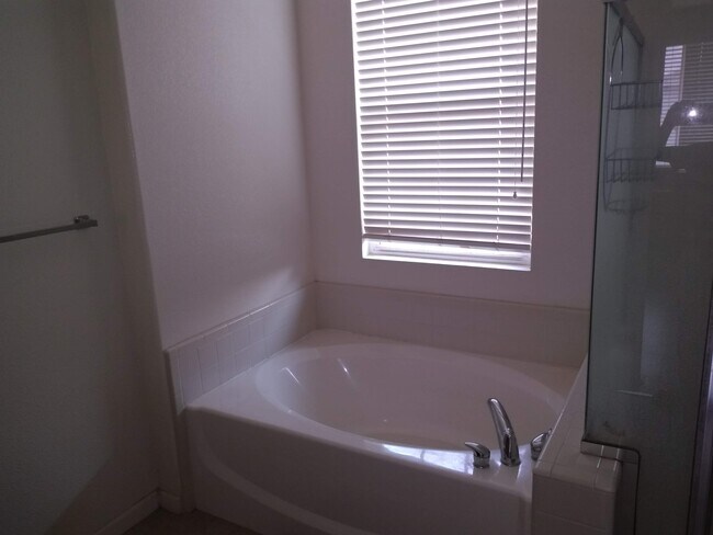 Foto del edificio - 1519 Figueroa Dr