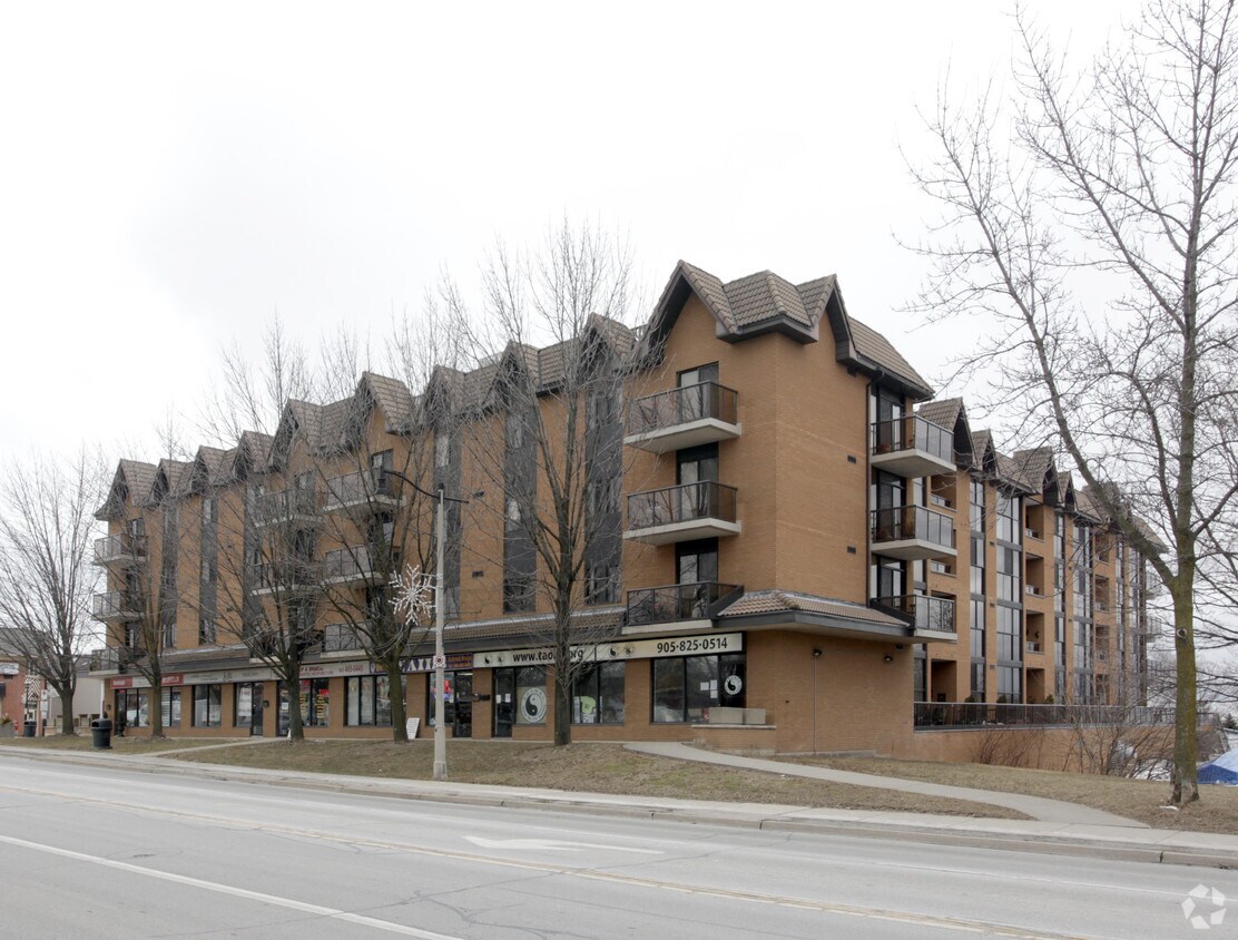 Primary Photo - 2464 Lakeshore Rd W