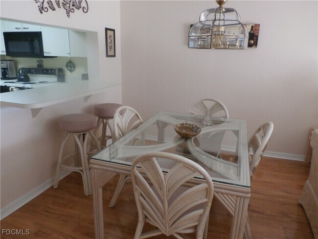 Foto del edificio - 12150 Kelly Sands Way