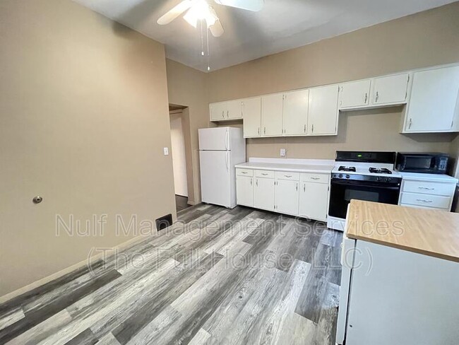 Foto del edificio - 5972 Alder St