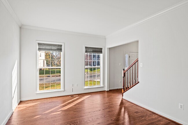 Foto del edificio - 5979 Cypress Springs Rd