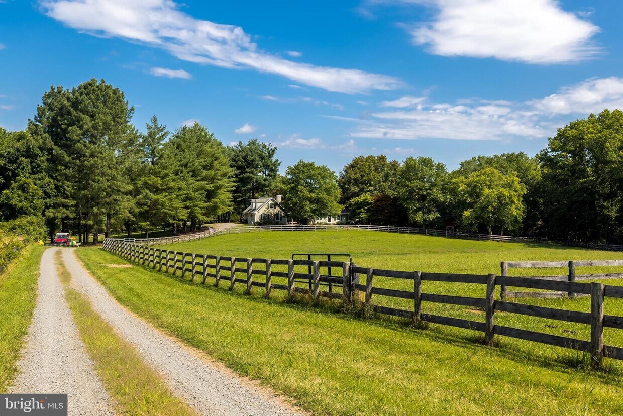 22772 Evergreen Mills Rd, Leesburg, VA 20175 House Rental in Leesburg