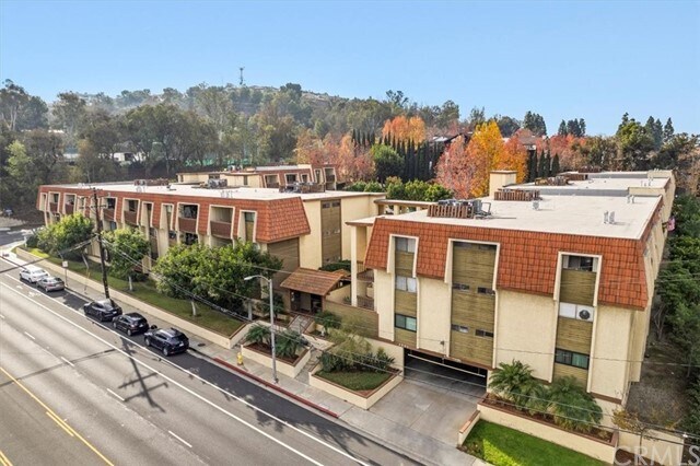 Building Photo - 2501 Temple Ave