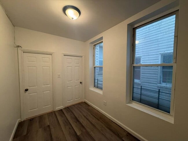 Foto del edificio - 92 Fountain Ave