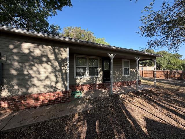 Building Photo - 979 W Pecan St