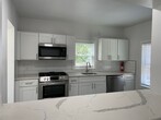 Foto principal - 830 Montclair Ave