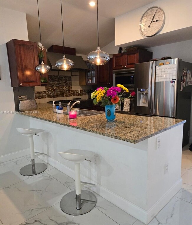 Foto del edificio - 18402 NW 56th Pl
