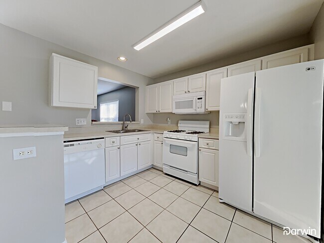 Foto del edificio - 404 SUMMER SAILS DR, VALRICO, FL 33594