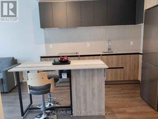Photo du bâtiment - 7950-7950 Bathurst St