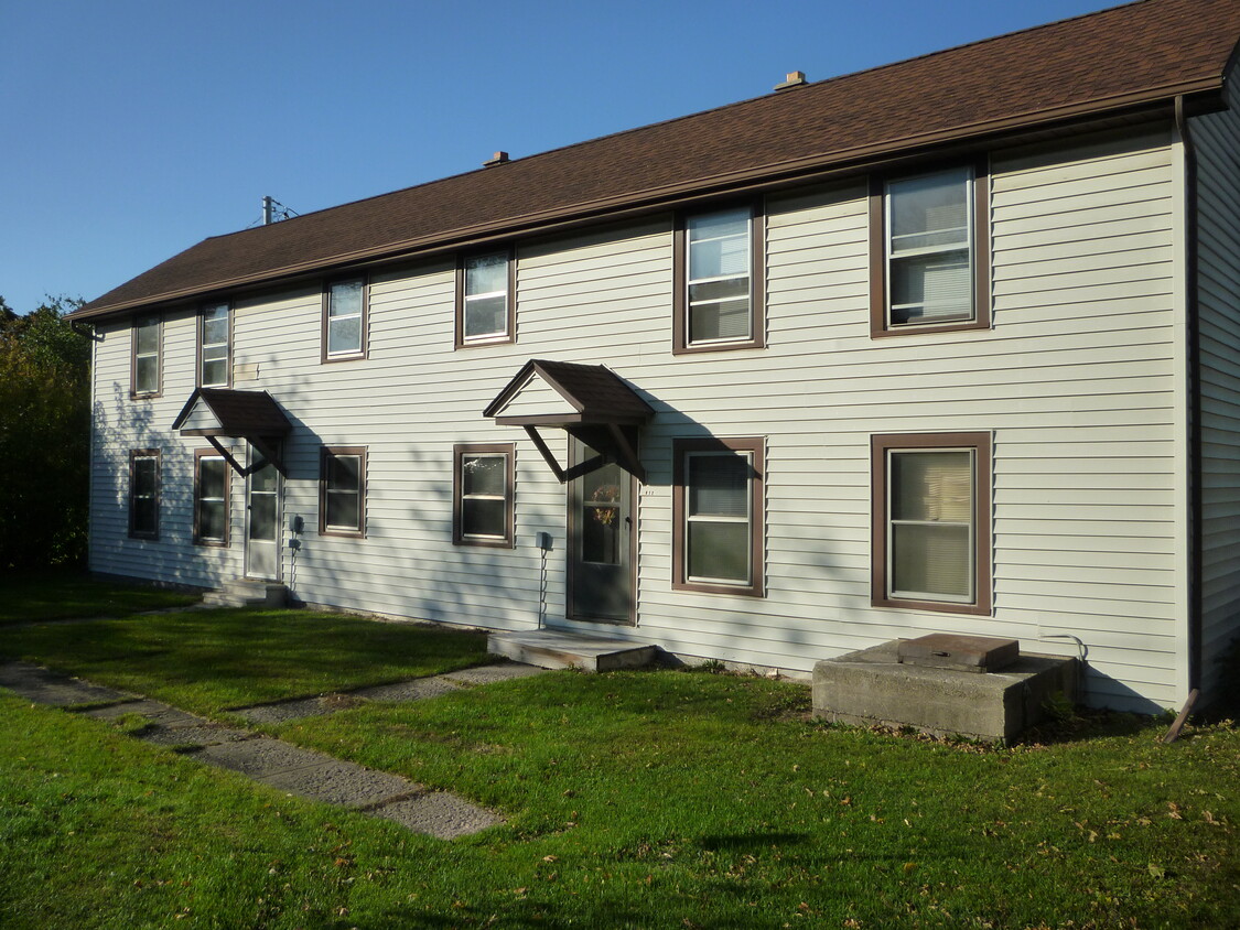 Primary Photo - 812 1/2 E Kimberly Ave