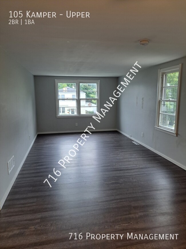 Foto del edificio - Bright and Spacious 2 Bedroom Upper Unit A...