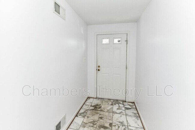 Building Photo - 1460 N Quinn St