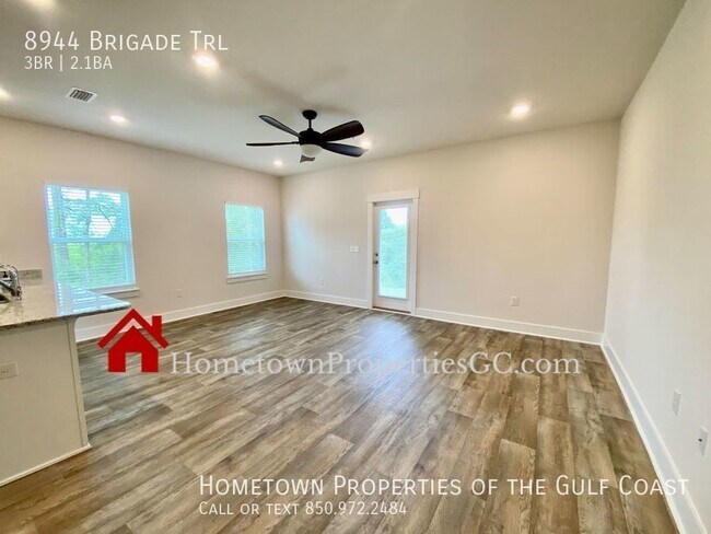 Building Photo - 3 Bedroom Townhome off 9 Mile Rd