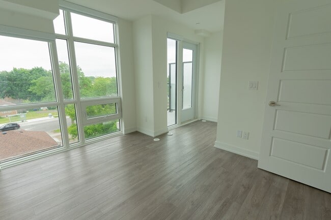 Building Photo - 851-851 Sheppard Ave W