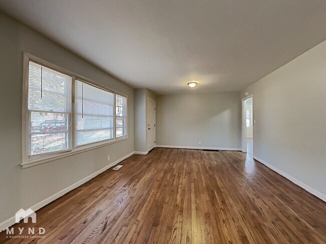 Foto del edificio - 1245 Rose Lynn Ln