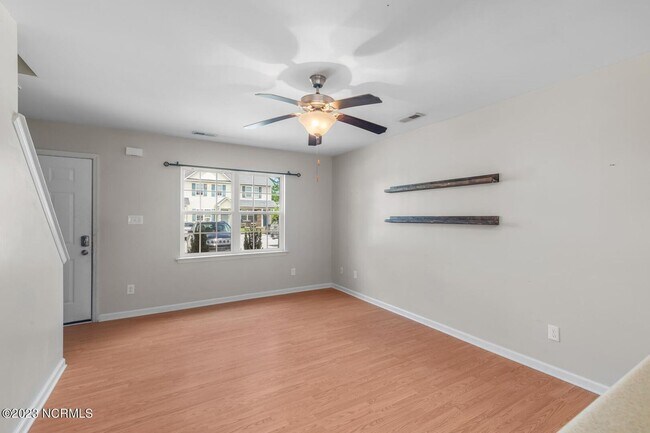 Foto del edificio - 9005 Banister Loop