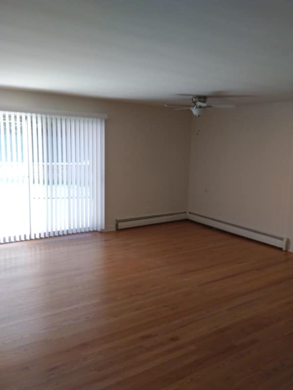 Building Photo - 490 St Moritz Dr