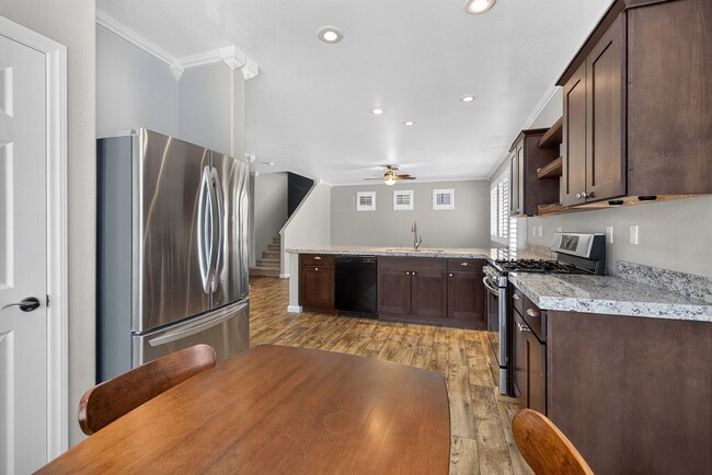 Building Photo - 6777 Wormwood Ln