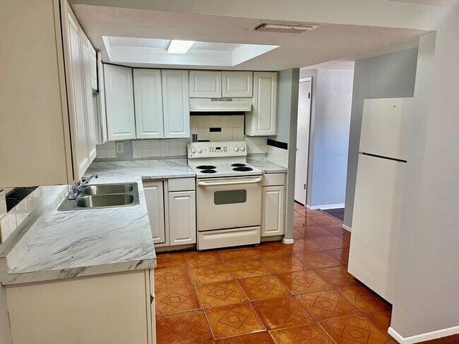 Foto del edificio - Spacious 3BR/2BA Port Richey home! No appl...