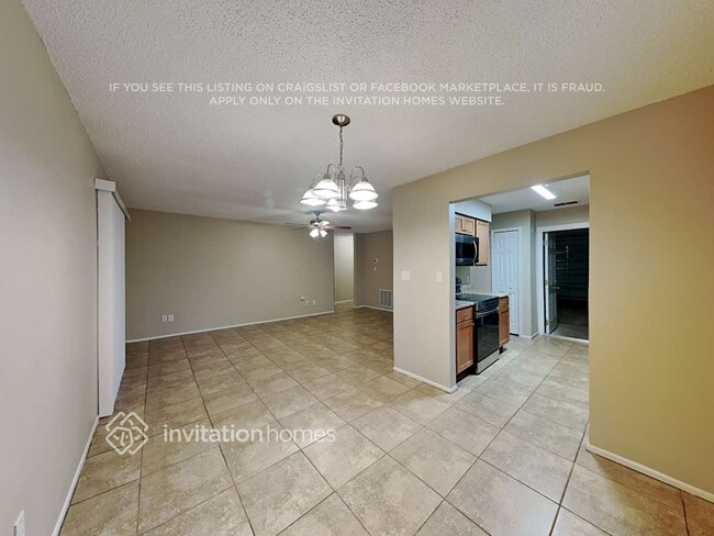 Building Photo - 143 Hidden Lake Dr