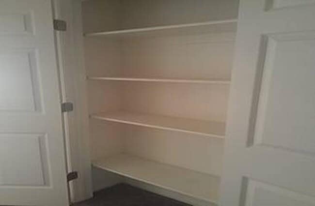 Foto del edificio - 256 W 350 N