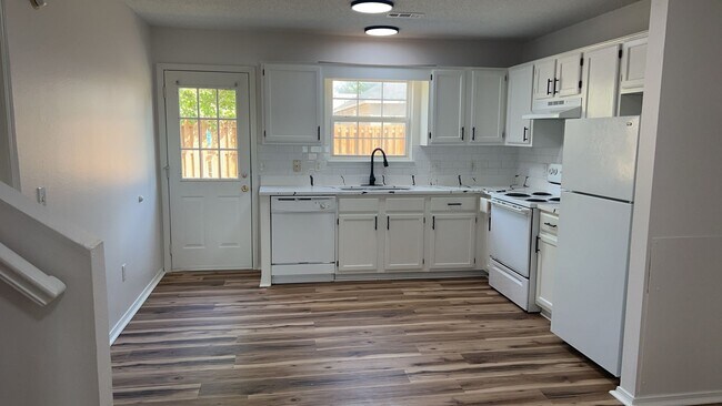 Foto del edificio - 3302 SW Landau Ct