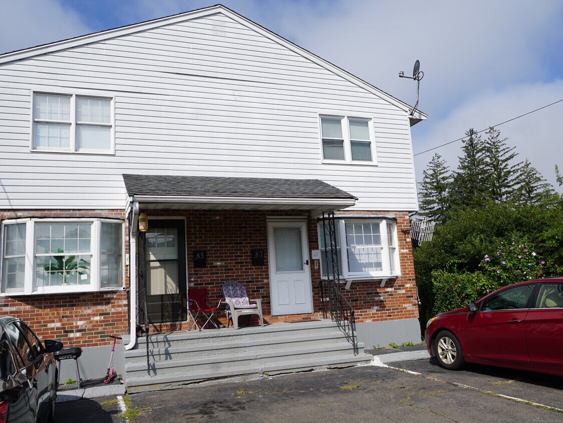 67 Columbus St Unit 67, East Hartford, CT 06108 - Room for Rent in East ...