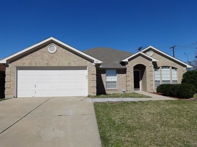 Primary Photo - 715 Fossil Hill Dr