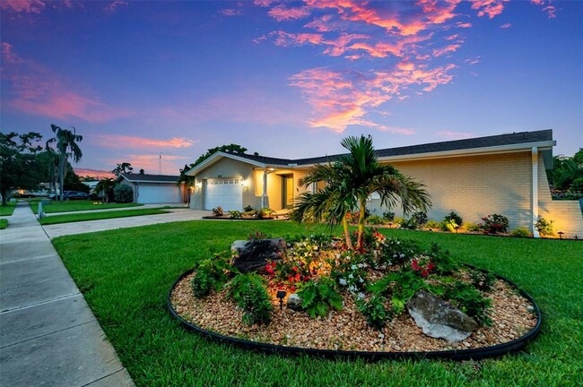 Foto del edificio - 2420 Fairbanks Dr
