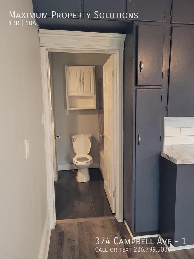 Building Photo - Gorgeous Newly Renovated Apartment ALL INC...