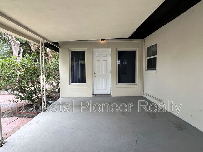 Building Photo - 2489 Del Rio Way