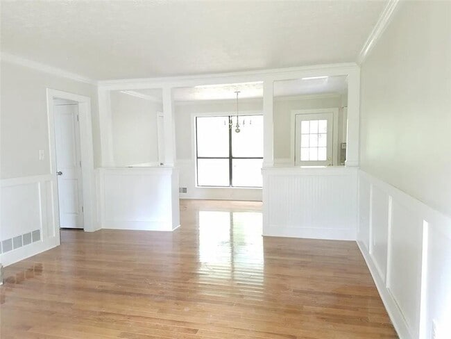 Building Photo - 488 Carillon Ct