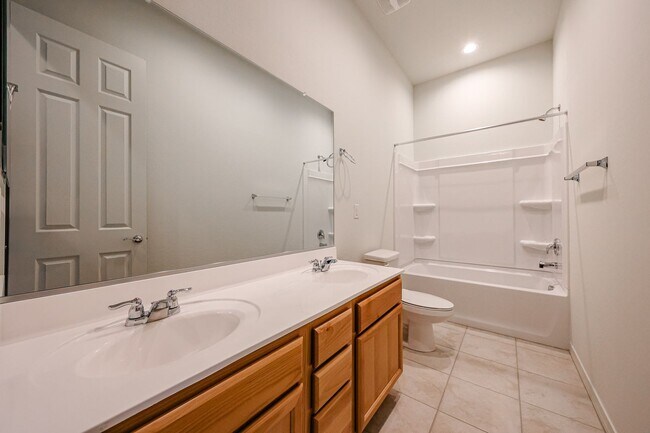 Foto del edificio - 4 Bedroom Home in Asante Community