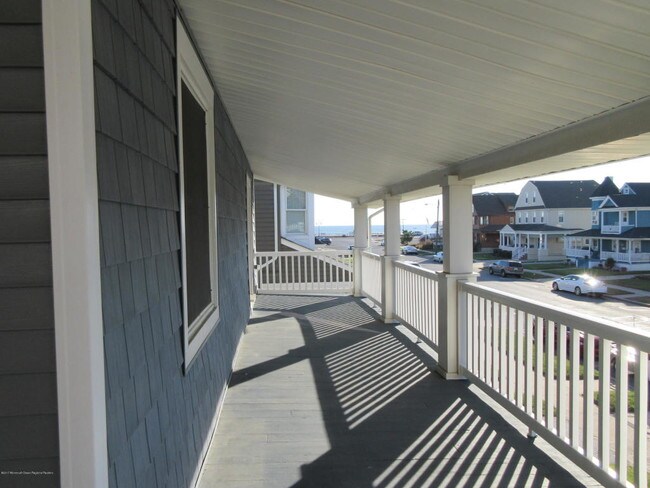 Building Photo - 112 8th Ave