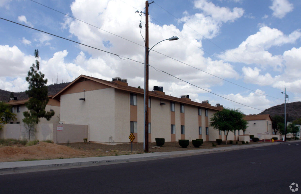 Primary Photo - Sahuaro West