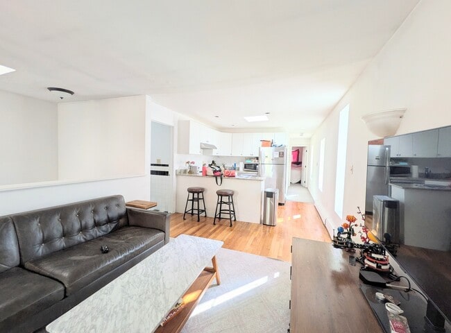 Building Photo - 22 St Cyprians Pl