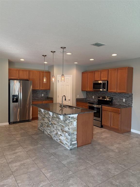 Building Photo - 2213 Waukegan Dr
