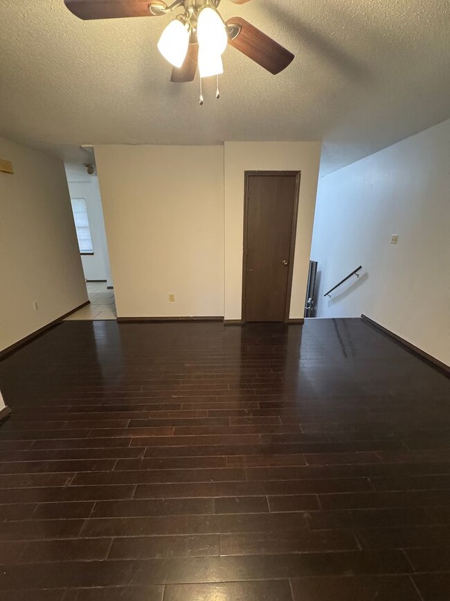 Foto del edificio - 2008 Juniper Dr