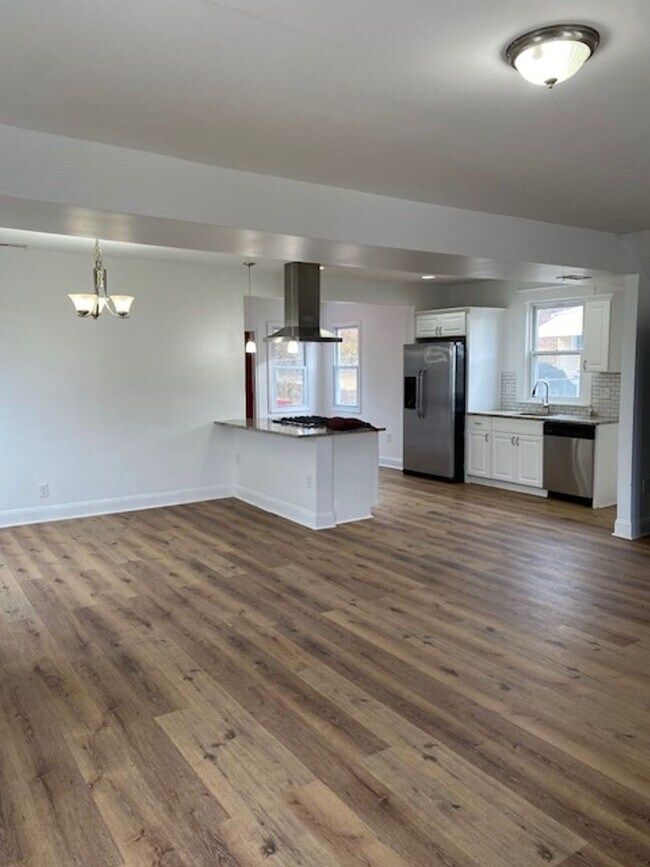 Building Photo - Gorgeous Parkville 3bd/3ba with 4th bd in ...