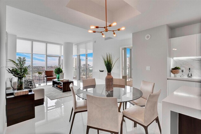 Foto del edificio - 851 NE 1st Ave