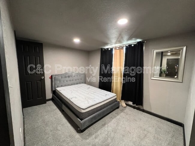 Foto del edificio - 224 N Maple Ave