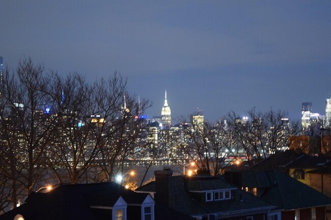 Building Photo - 7855 BLVD E