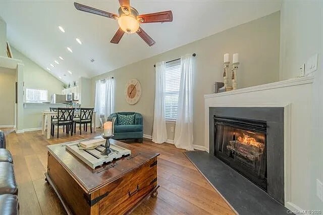 Foto del edificio - 7511 Pilot Cove Ct