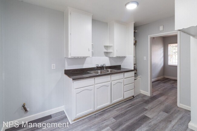 Foto del edificio - 2 br, 1 bath Apartment - 1945 W Vernon Ave...