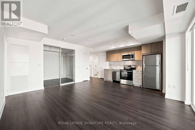 Building Photo - 4010 Eglinton Ave W