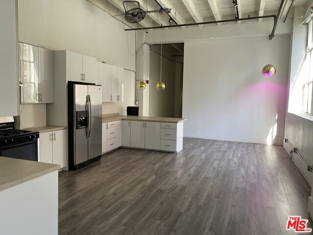 Building Photo - 714 S Hill St