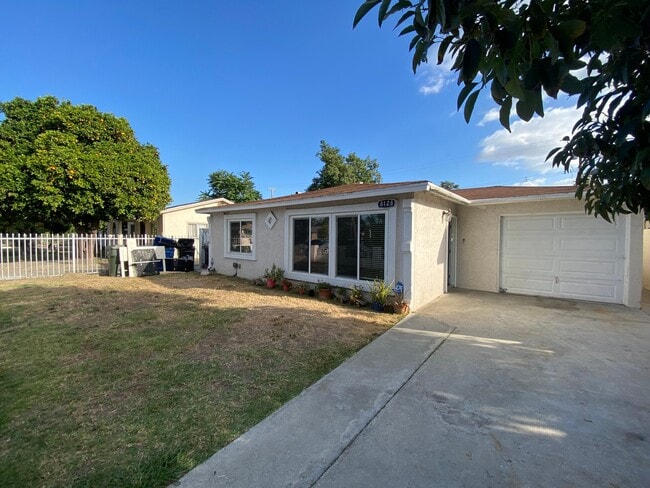 Photo - 8128 Puritan St (Downey, CA) House