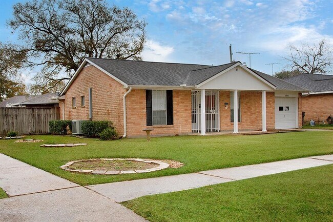 Foto del edificio - 14842 Dogwood Tree St